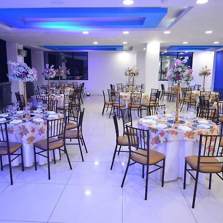 Hotel - Centro Comercial Punta Del Mar Салинас Екстериор снимка