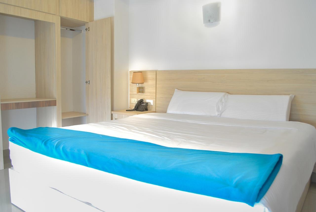 Hotel - Centro Comercial Punta Del Mar Салинас Екстериор снимка