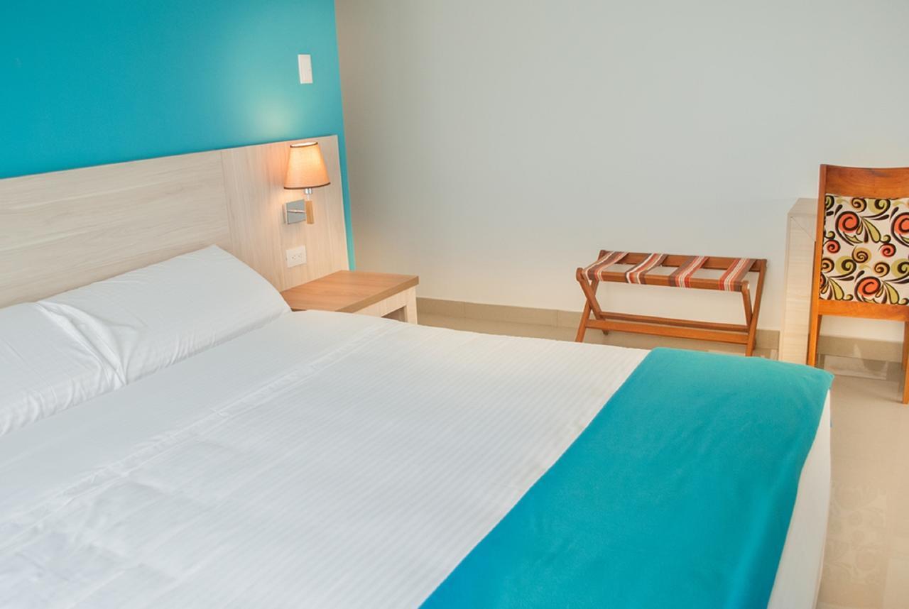 Hotel - Centro Comercial Punta Del Mar Салинас Стая снимка