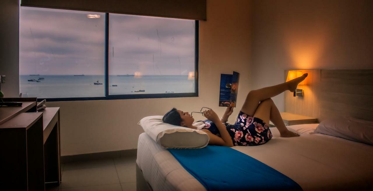 Hotel - Centro Comercial Punta Del Mar Салинас Екстериор снимка